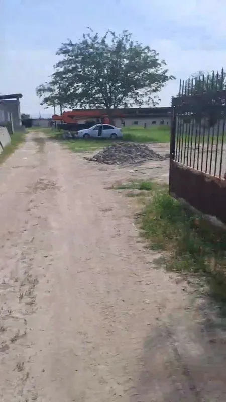 Ferma sotiladi 1gektar 17 sotix