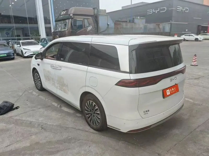 BYD Xia 2025 model, 180km DM-I oq kuzov 2