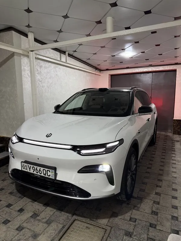 Leapmotor c11 hybrit restaylin 2