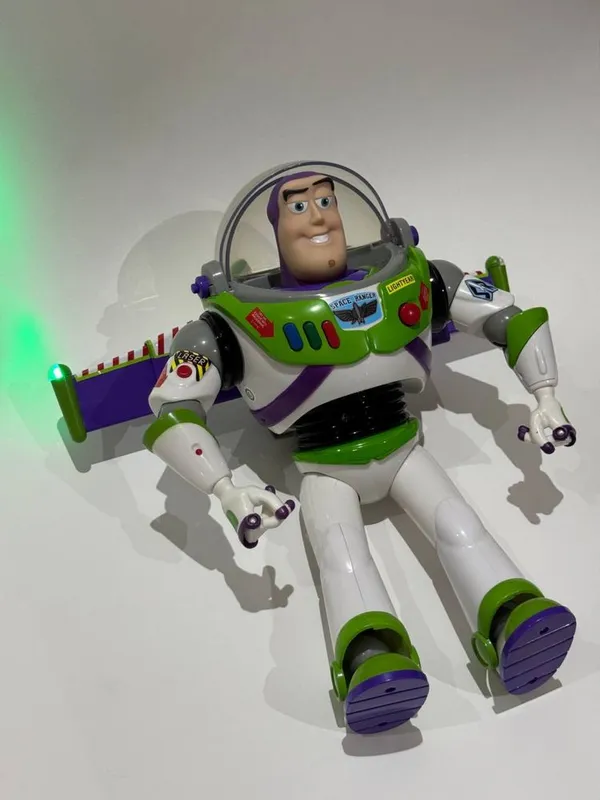 Базз Лайтер — персонаж из Toy Story 2