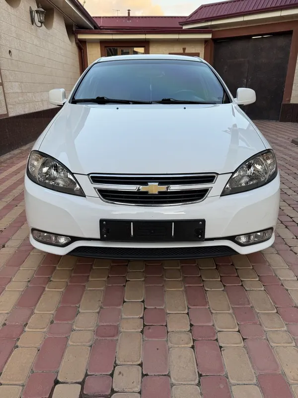 Lacetti Gentra sotiladi