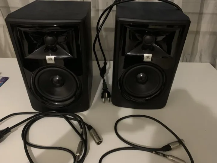 JBL 305P MkII 2