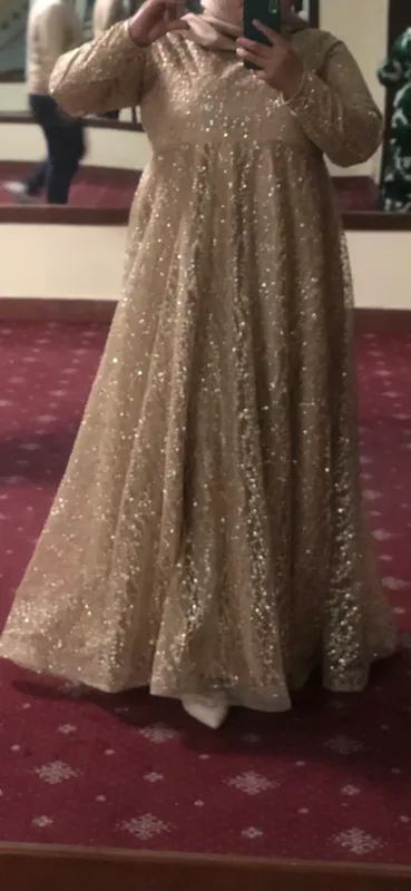 Gold rangde vecherniy ko’ylak