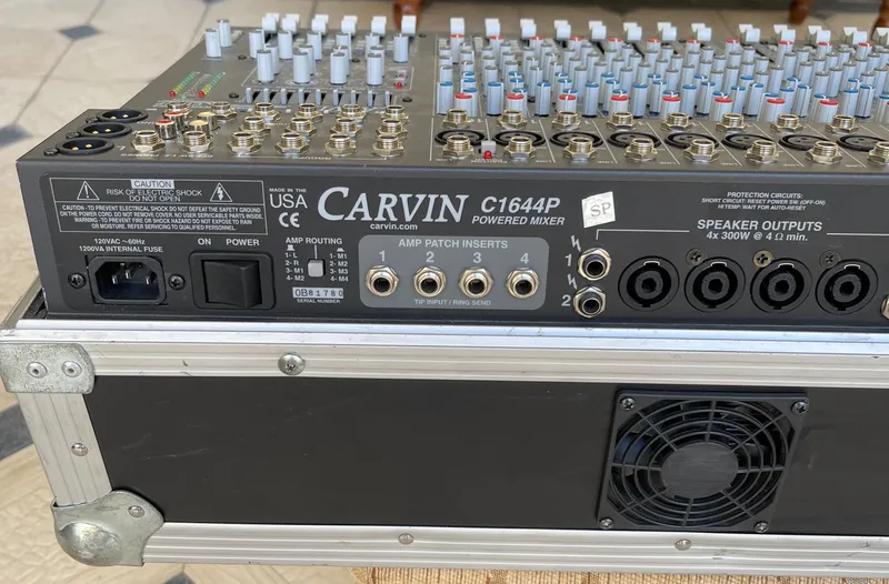 CARVIN C1644P активный микшер 1200 ватт 5 CARVIN C1644P активный микшер 1200 ватт 5