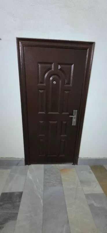 Дверь новая