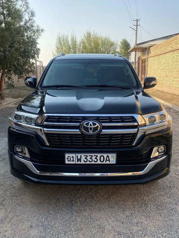 Toyota Lend Cruser 200