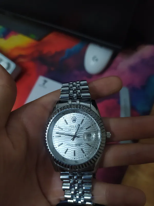 2 ta soat sotiladi series11 va rolex 5 2 ta soat sotiladi series11 va rolex 5