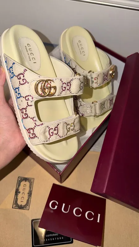 Gucci bosonojka