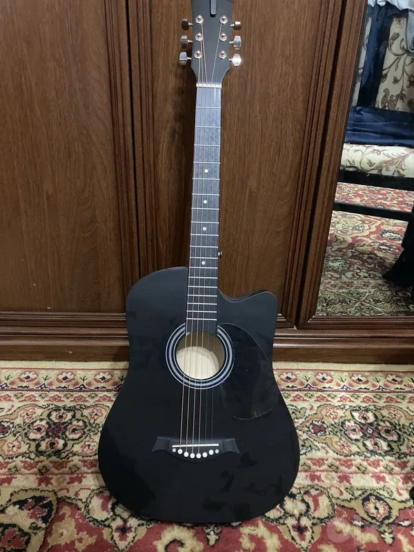 Gitara sotiladi ideal 1 Gitara sotiladi ideal 1