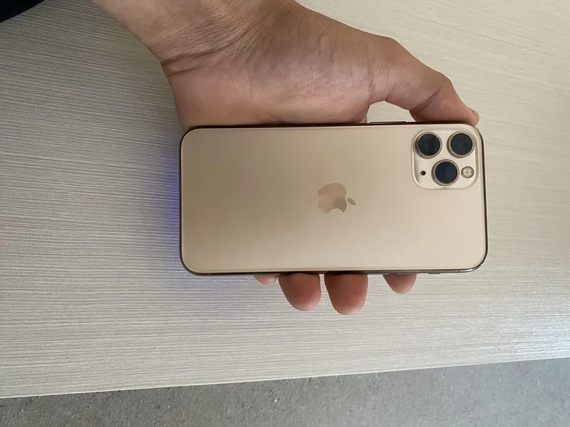 Iphoen 11pro gold karopka dakumet 1 Iphoen 11pro gold karopka dakumet 1