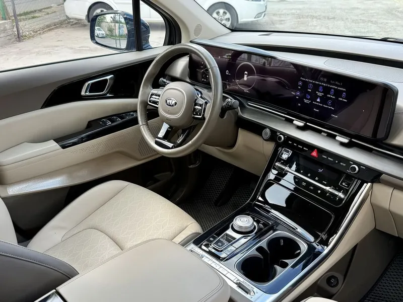 Kia Carnival с 2 люками, двигатель 3.5 — самая полная комплектация 4 Kia Carnival с 2 люками, двигатель 3.5 — самая полная комплектация 4