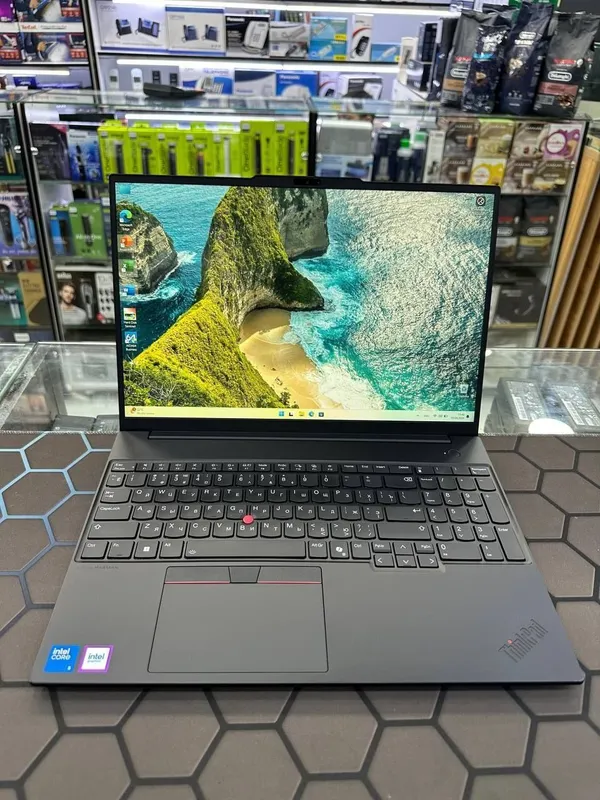 Lenovo ThinkPad E16 Core 5 16GB DDR5 512GB NVMe идеал