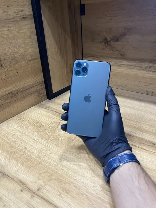 Iphone 11 pro max ideal holatda