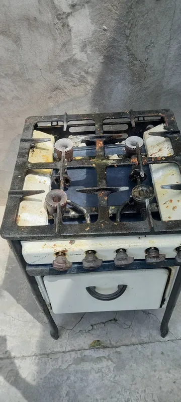 Gaz plita 4 ta komfort Gaz plita 4 ta komfort