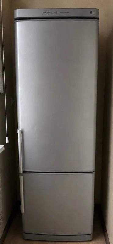 LG MUZLATGICHI, ish holatida, 300 litr