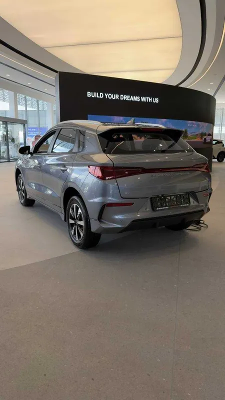 BYD e2 405 km электромобиль — фото 1