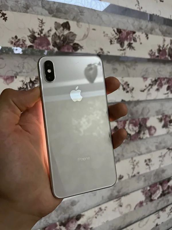 iPhone Xs Max 64Gb Ll/A 100% batare 1 iPhone Xs Max 64Gb Ll/A 100% batare 1