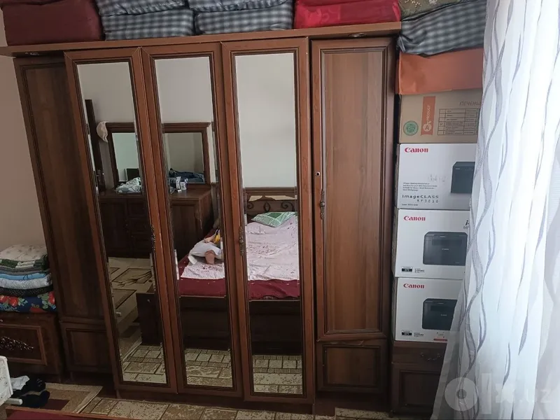 Shkaf, stelaj, xontaxta sotiladi 2 Shkaf, stelaj, xontaxta sotiladi 2