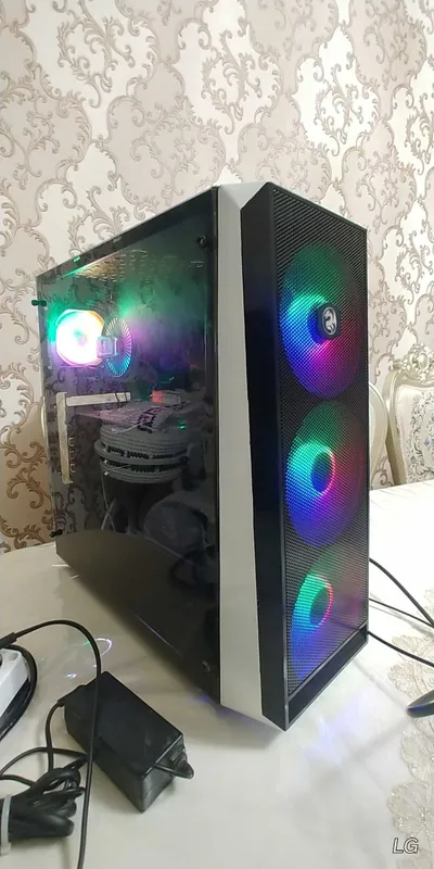 Xeon X99 / RX 580 4GB / 16GB DDR4 / Samsung Curved 24" / Gaming PC 5 Xeon X99 / RX 580 4GB / 16GB DDR4 / Samsung Curved 24" / Gaming PC 5