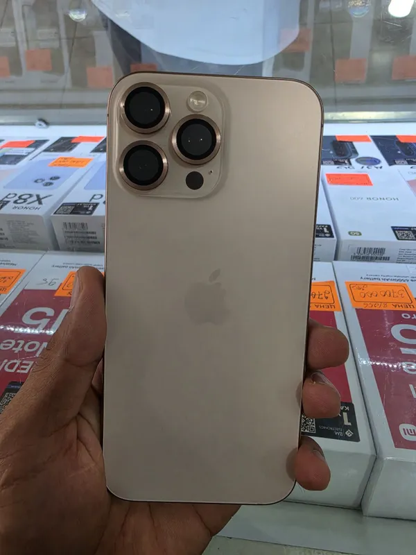 Iphone 16 PRO MAX 1