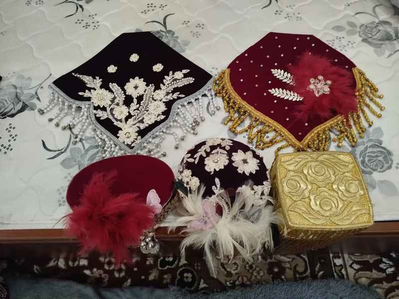 Ayollar kiyimlari