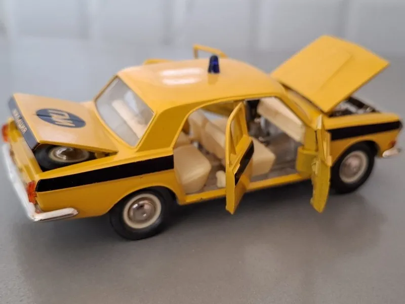 Коллекционная модель Волга ГАЗ 2401 А26, масштаб 1:43 — фото 4