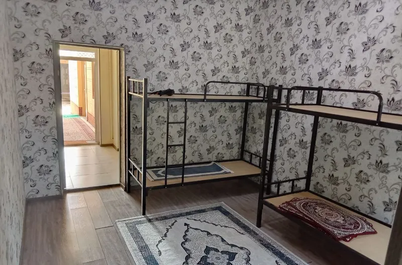 В городе Чирчик, рядом с Институтом точных наук, квартира для девушек