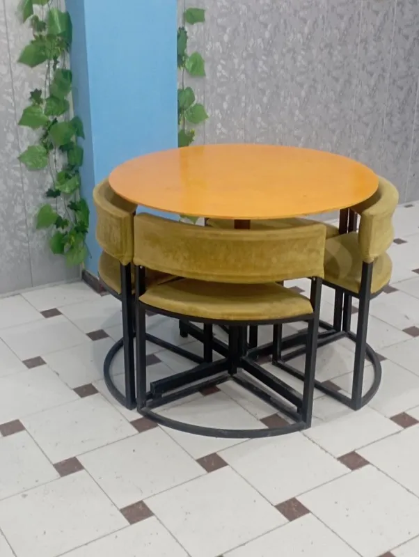 Stol-stullar sotiladi fasd-food,restoran uchun