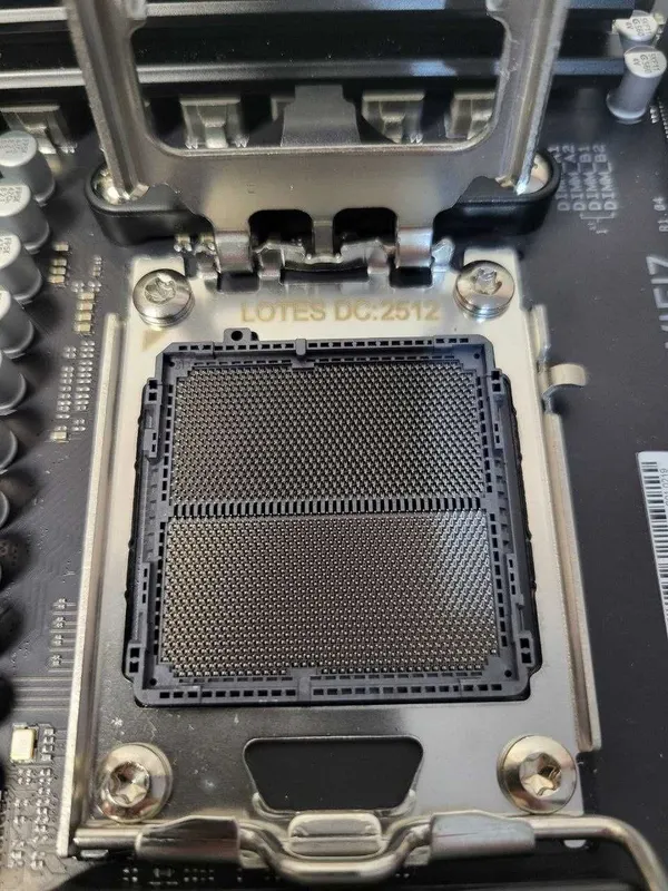 Asus X870 MAX Gaming WIFI7 am5/ddr5 4