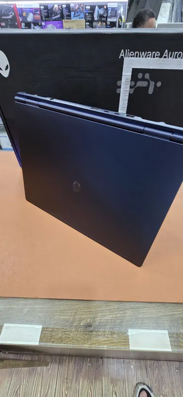 Alienware 16X Aurora (Model AC16251) 2