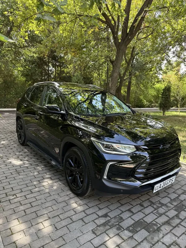 Chevrolet Tracker 2 Premier с люком, идеальное состояние, готов к эксплуатации 2 Chevrolet Tracker 2 Premier с люком, идеальное состояние, готов к эксплуатации 2