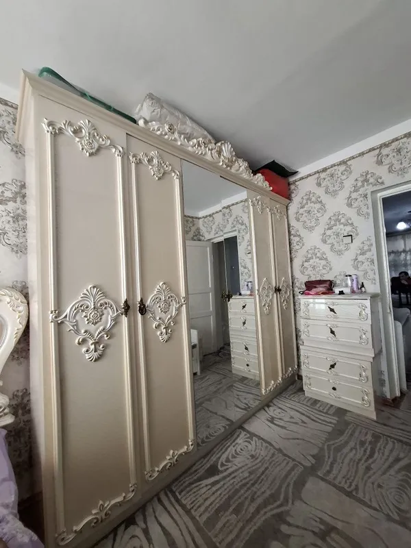 Mebel sotiladi. Holati yaxshi. 1