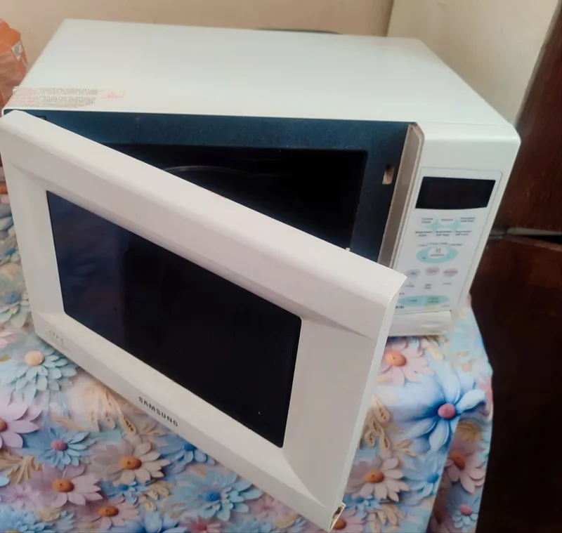 Samsung mikroto‘lqinli pechi sotiladi 2