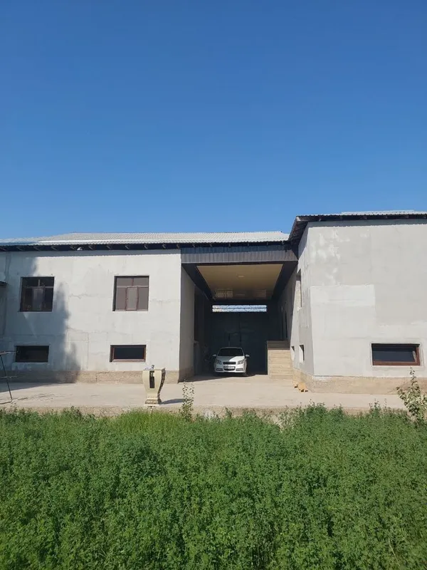 Srochno Nurafshonda 2 qavatli hovli joy sotiladi. 1 Srochno Nurafshonda 2 qavatli hovli joy sotiladi. 1