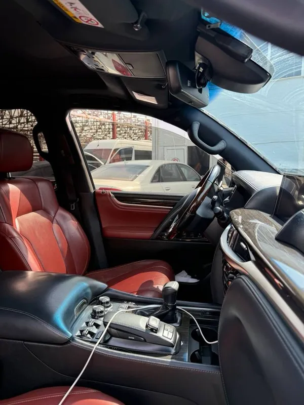 Lexus LX 570 сотилади 4 Lexus LX 570 сотилади 4