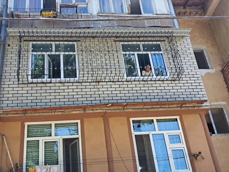 Кладка кирпича на балконе — фото 2