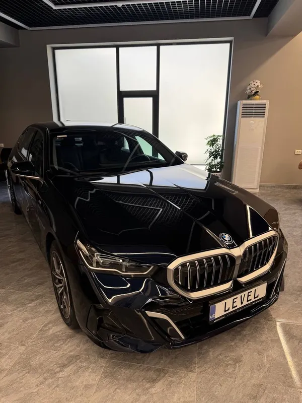 BMW i5 eDrive 40L 1 BMW i5 eDrive 40L 1