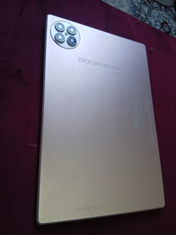 Boknomy tab 3  xotora 256 GB RAM 6GB holati yaxshi