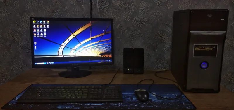 kompyuter, monitor, va qolgan rasmdagilar sotiladi 2 kompyuter, monitor, va qolgan rasmdagilar sotiladi 2