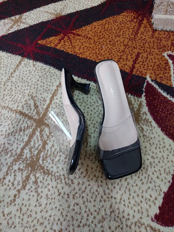 Oyoq kiyim sotiladi yengi 1 Oyoq kiyim sotiladi yengi 1
