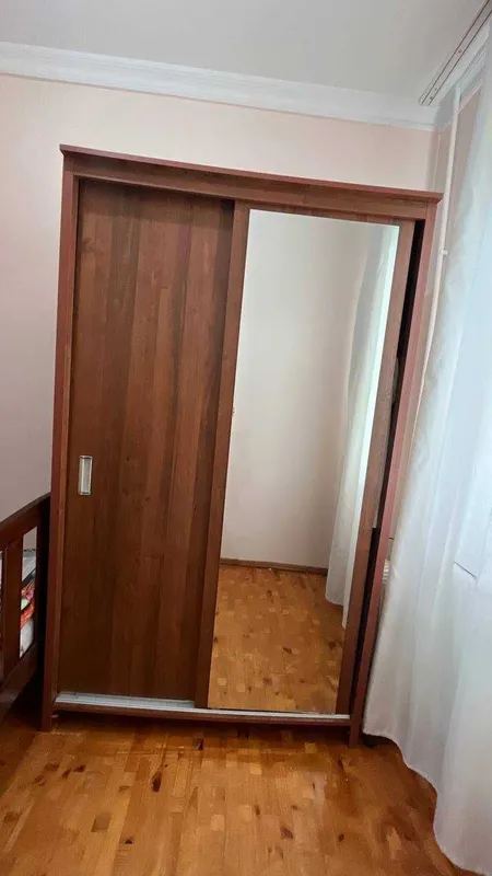 Продаётся комплект мебели (стол + стул)