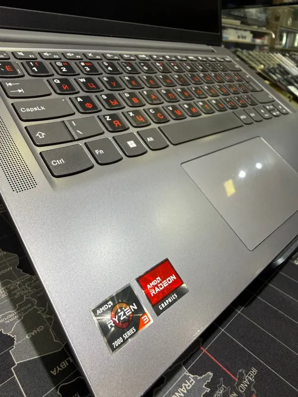 Lenovo IdeaPad Slim3 2