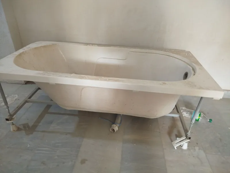 Vanna sotiladi, yaxshi holatda 1 Vanna sotiladi, yaxshi holatda 1