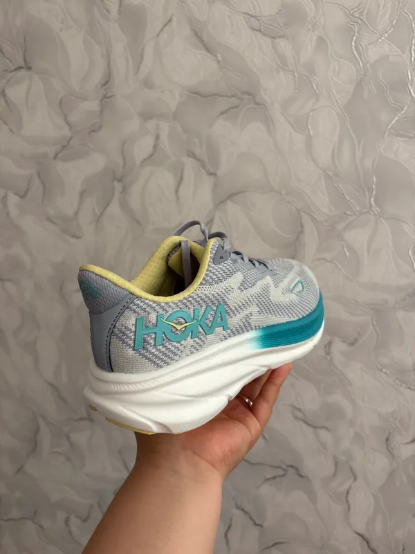 Hoka orginal 40 size 3