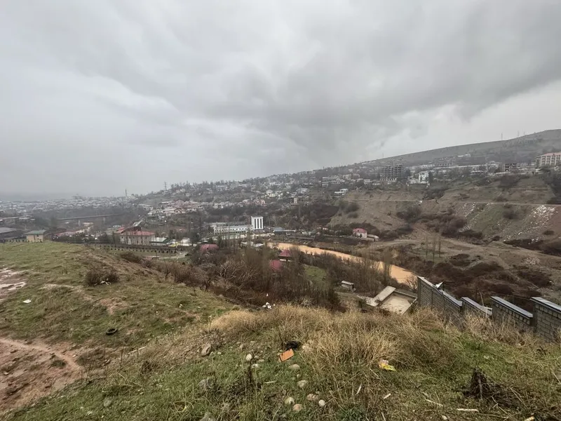 Земля 8соток с кадастром, дешево. Выгодно. Угам — фото 2