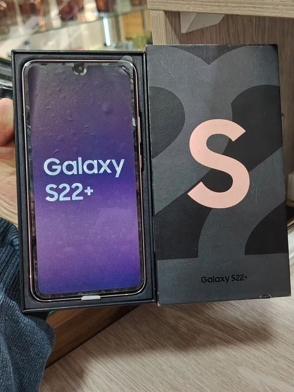 Samsung S22 Plus с памятью 8/256GB