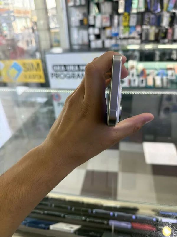 Iphone 15 pro 128Gb 81% 5