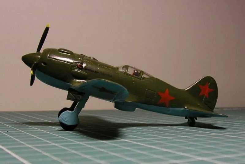 Сборная модель самолета Пе-2 (1/72 Звезда) — фото 3