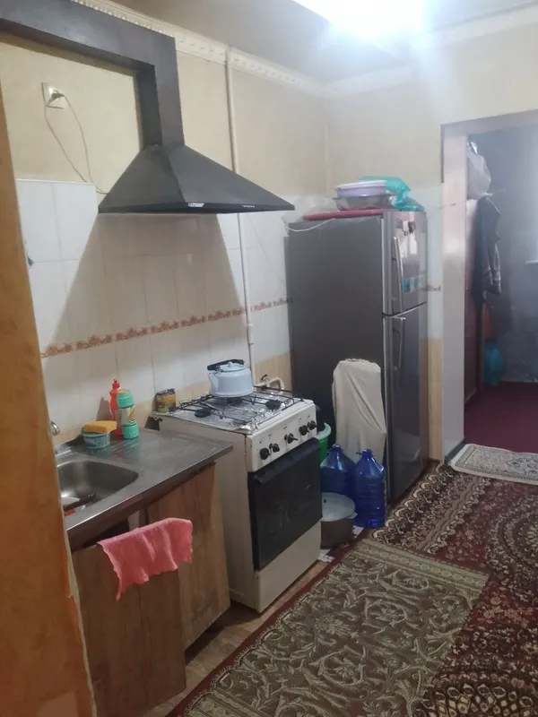 toshpolat orqasidagi 2etaj 2hona ĝishtli kv sotila 8