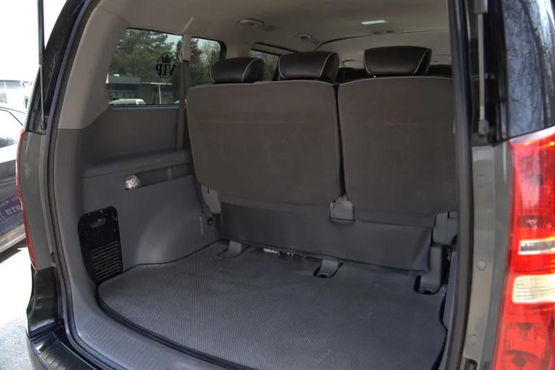 Hyundai H1 7 ва 10 ўринлик минивен хизматлари — фото 4